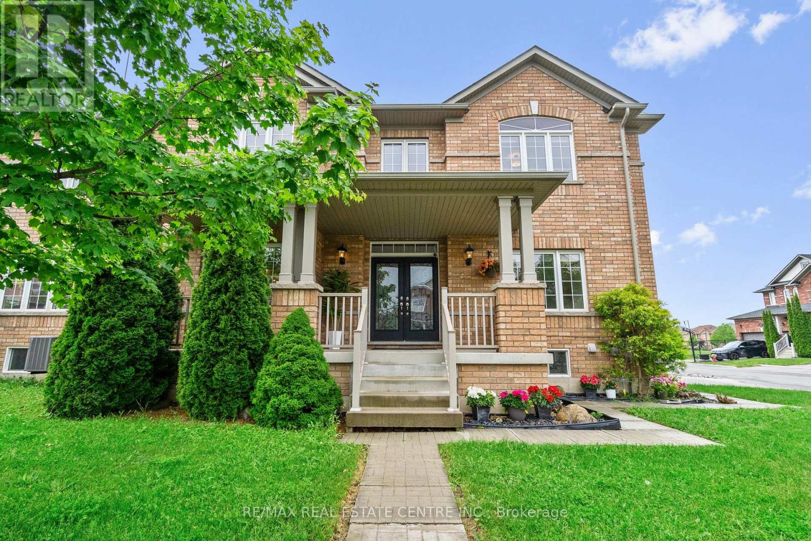 1360 Rolph Terrace, Milton, Ontario  L9T 7E1 - Photo 2 - W13432446