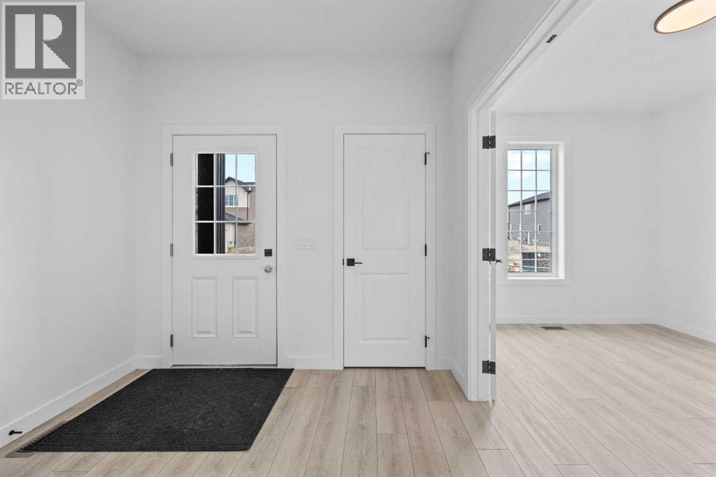 33 Hotchkiss Gardens Se, Calgary, Alberta  T3S 0T7 - Photo 3 - A2320944