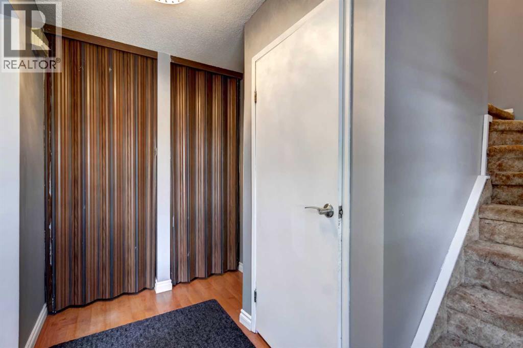 131 Dovertree Place SE, Calgary, Alberta  T2B 2K3 - Photo 3 - A2319028