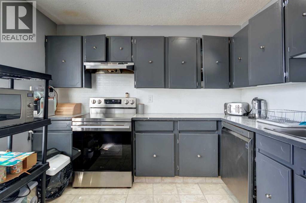 131 Dovertree Place SE, Calgary, Alberta  T2B 2K3 - Photo 9 - A2319028