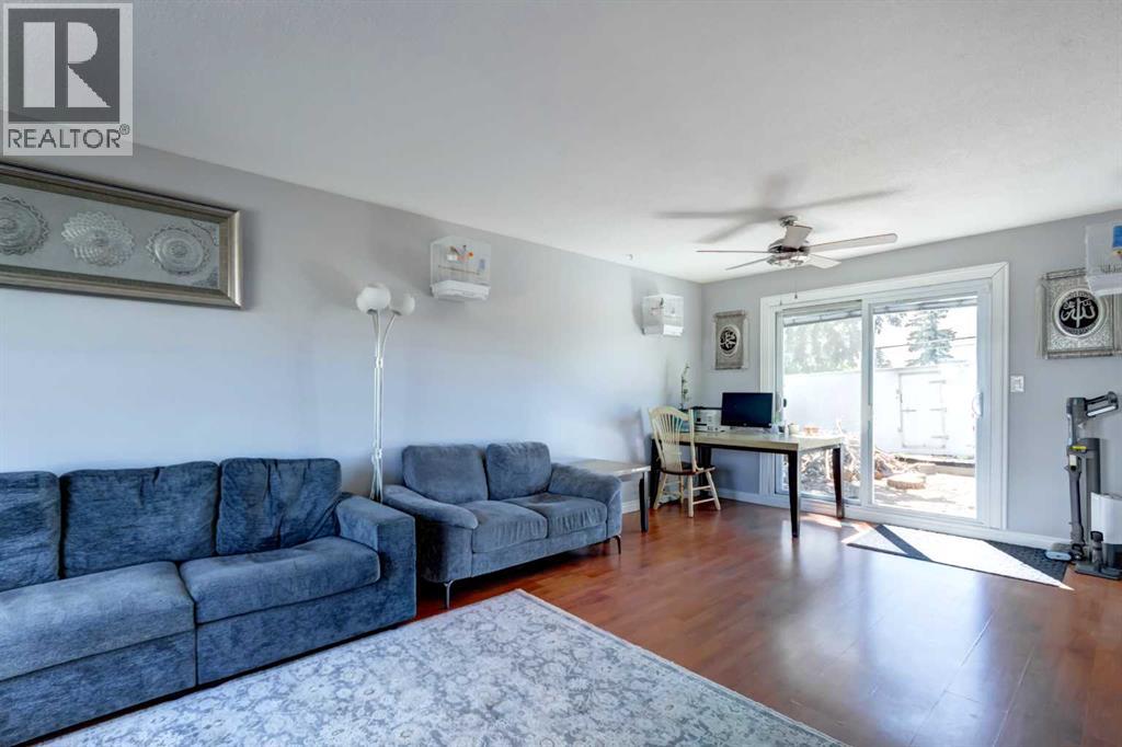 131 Dovertree Place SE, Calgary, Alberta  T2B 2K3 - Photo 6 - A2319028