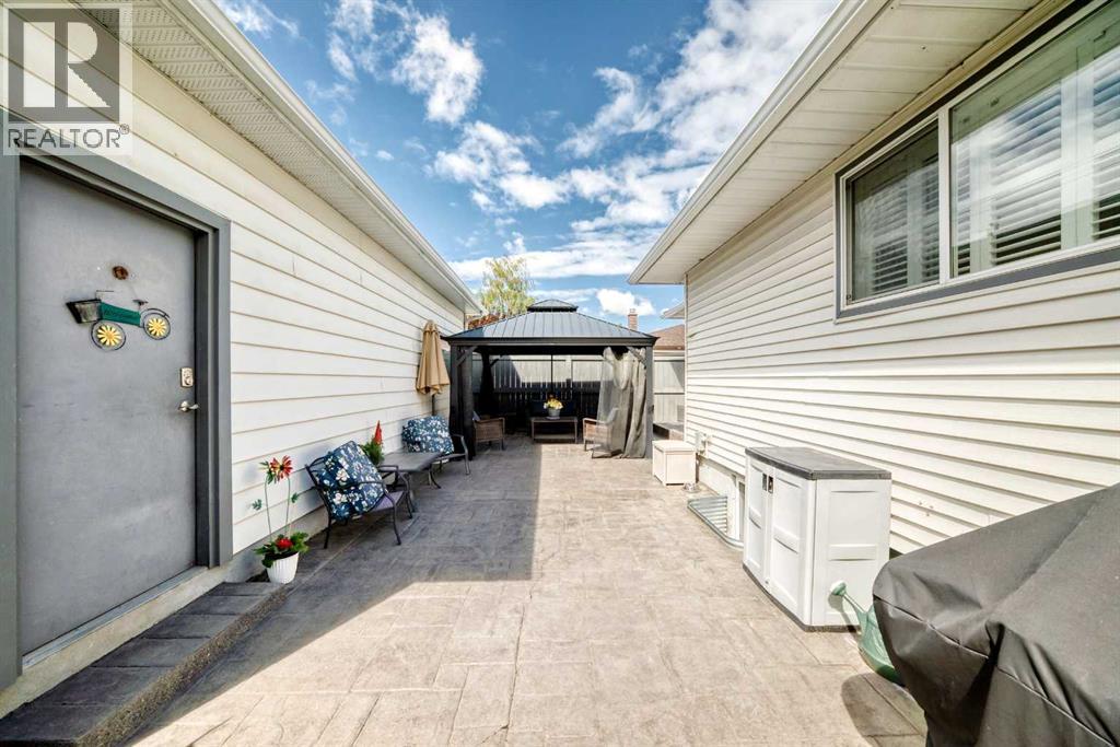 8215 5 Street SW, Calgary, Alberta  T2V 1C6 - Photo 36 - A2319825