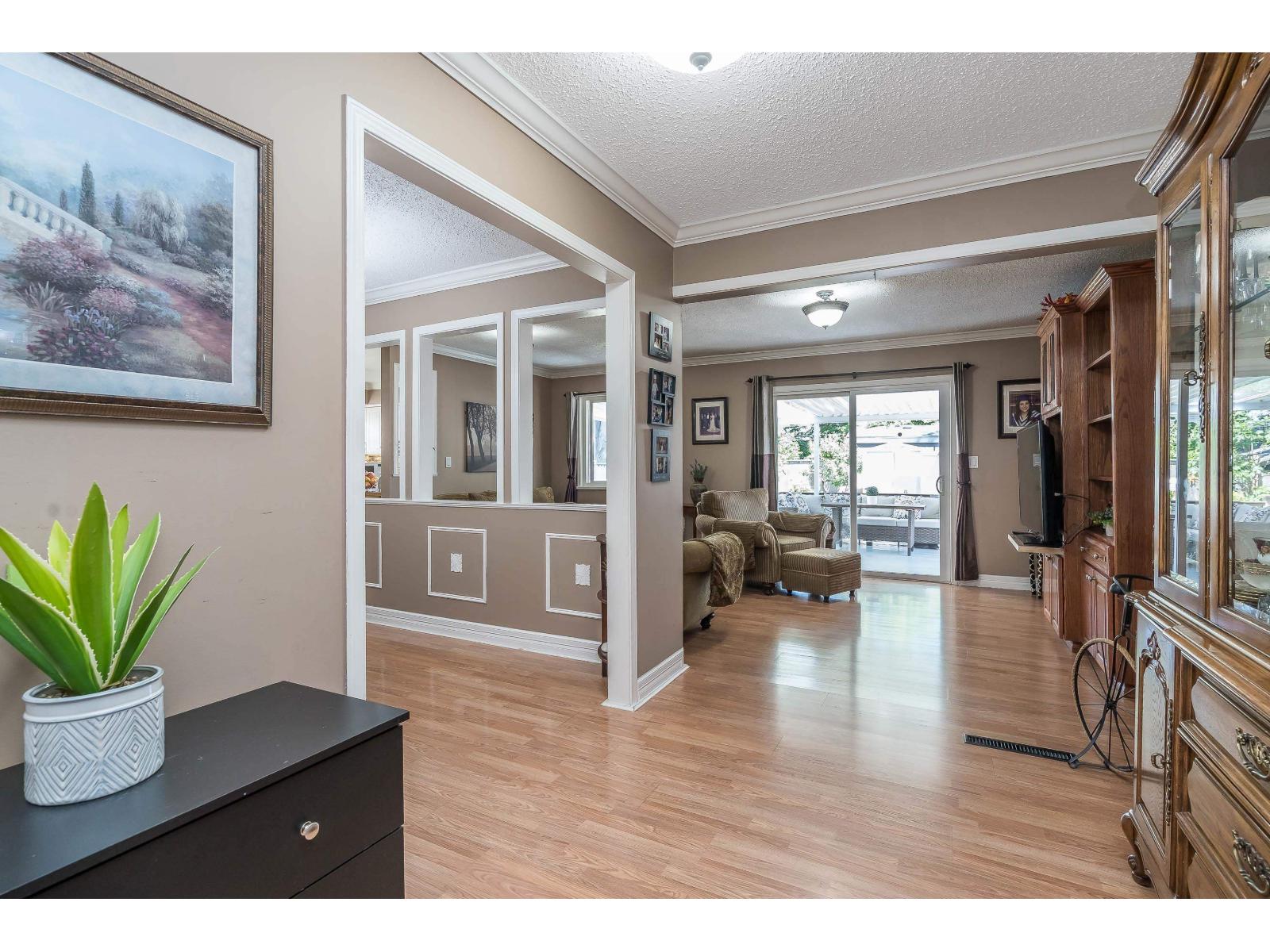8726 154b Street, Surrey, British Columbia  V3S 3P1 - Photo 6 - R3135409