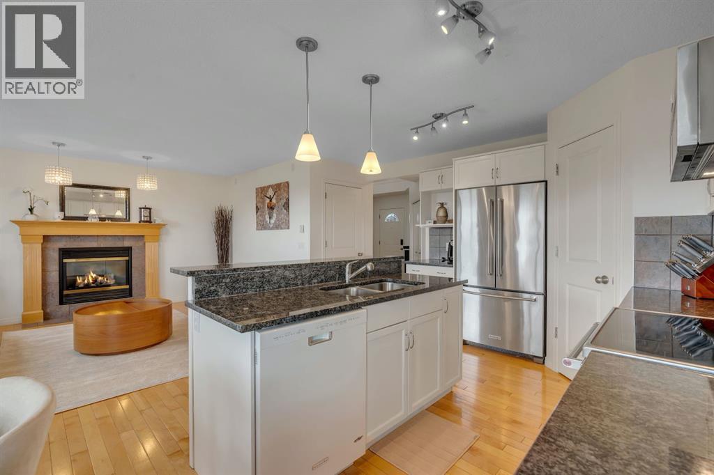 208 Royal Birch Circle NW, Calgary, Alberta  T3G 5L4 - Photo 6 - A2320878