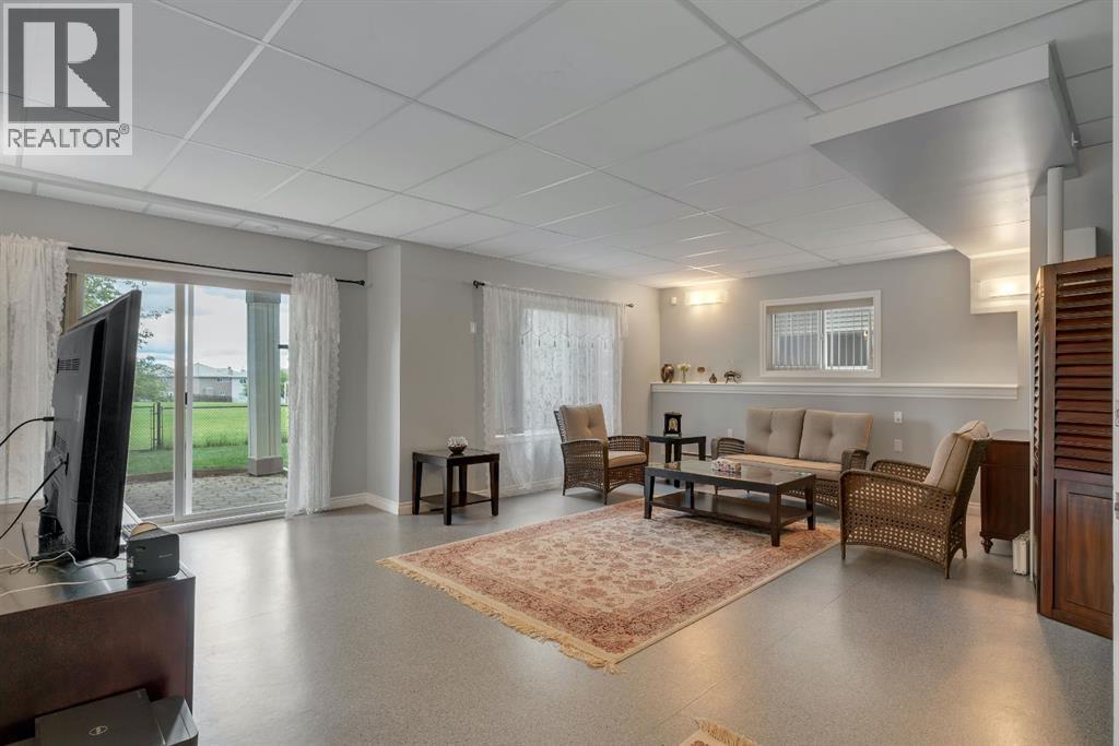208 Royal Birch Circle NW, Calgary, Alberta  T3G 5L4 - Photo 31 - A2320878