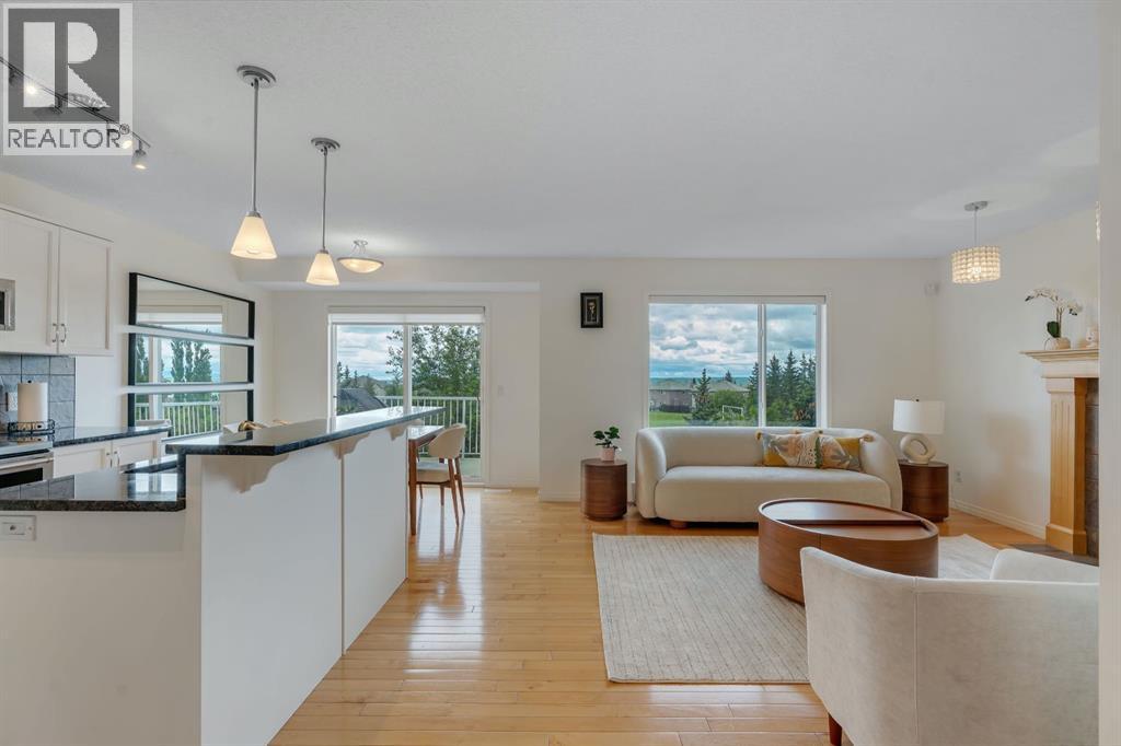 208 Royal Birch Circle NW, Calgary, Alberta  T3G 5L4 - Photo 3 - A2320878