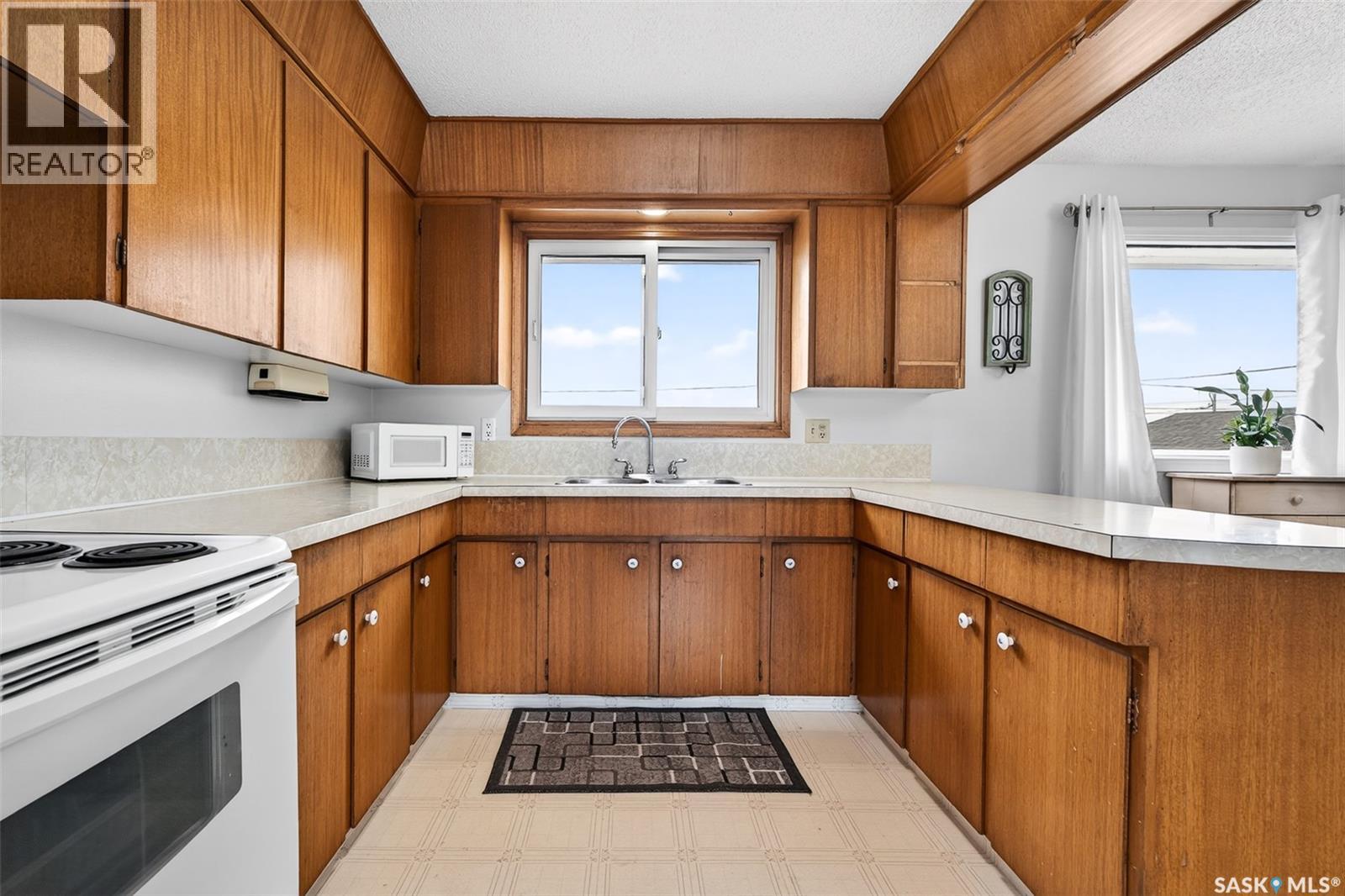 1319 Stadacona Street W, Moose Jaw, Saskatchewan  S6H 6M9 - Photo 12 - SK039373