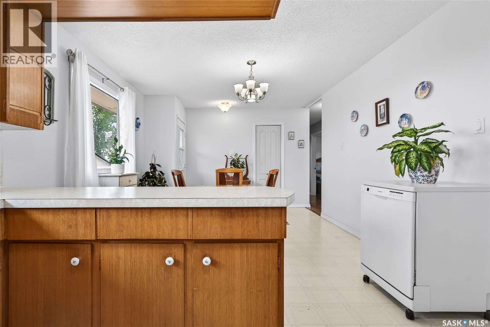 1319 Stadacona Street W, Moose Jaw, Saskatchewan  S6H 6M9 - Photo 14 - SK039373