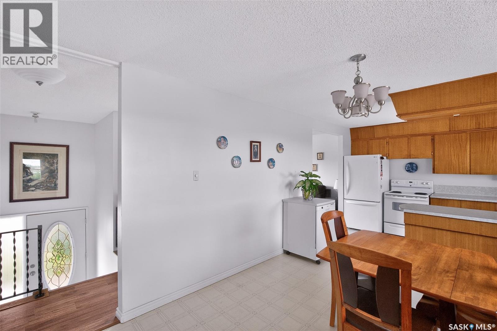 1319 Stadacona Street W, Moose Jaw, Saskatchewan  S6H 6M9 - Photo 17 - SK039373