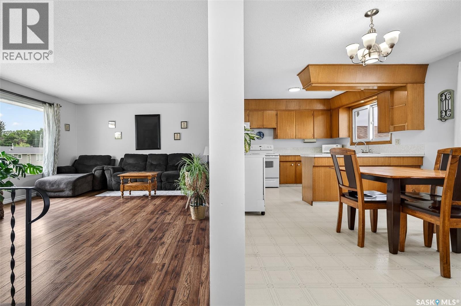 1319 Stadacona Street W, Moose Jaw, Saskatchewan  S6H 6M9 - Photo 9 - SK039373