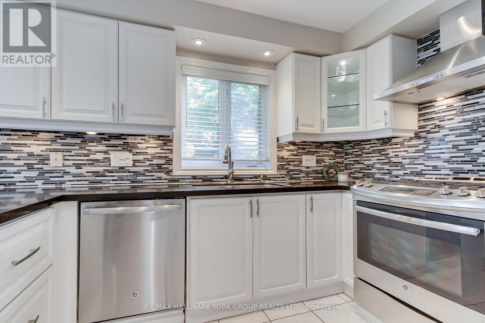 571 Goodyear Crescent, Newmarket, Ontario  L3Y 8L2 - Photo 19 - N13442876