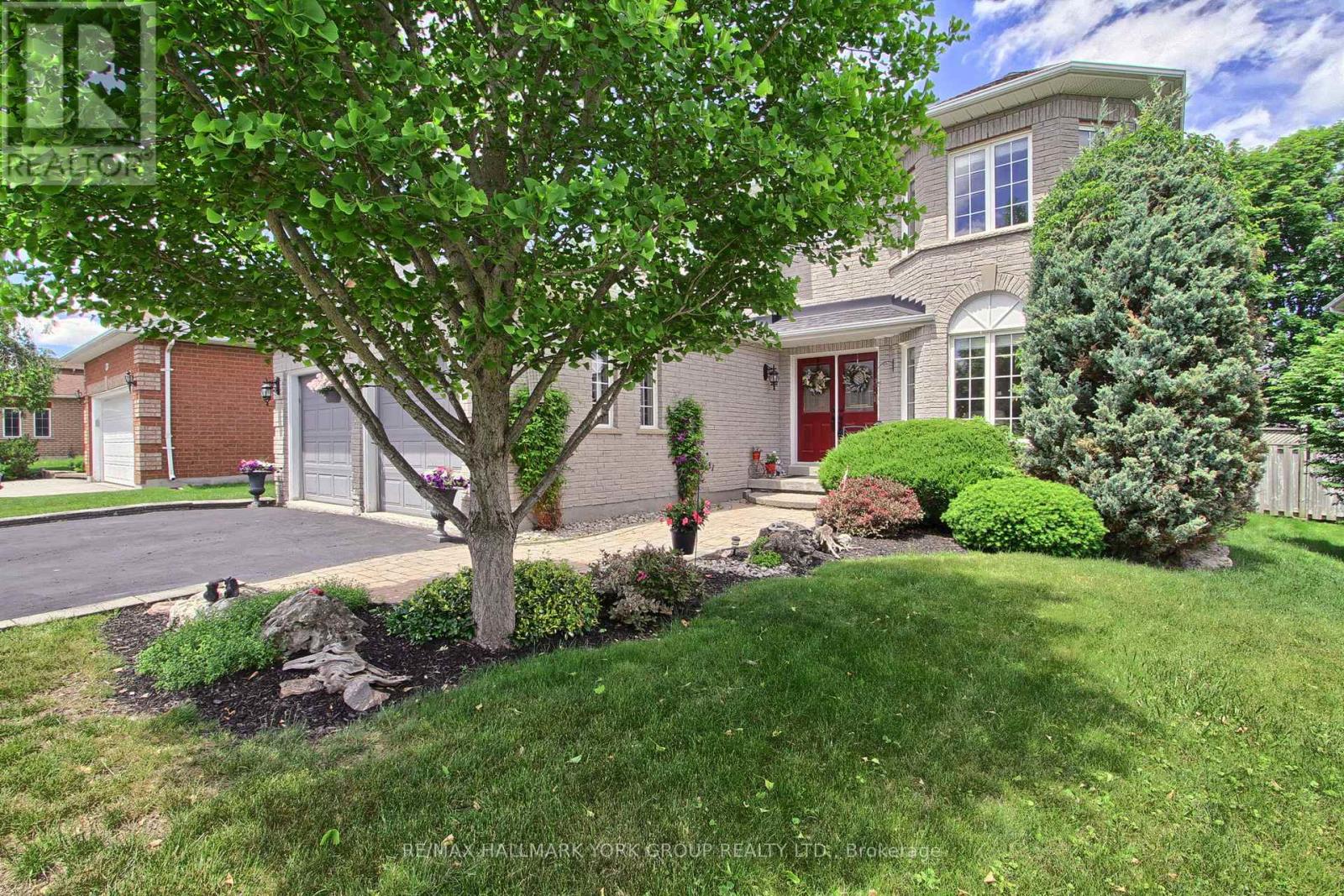 571 Goodyear Crescent, Newmarket, Ontario  L3Y 8L2 - Photo 3 - N13442876