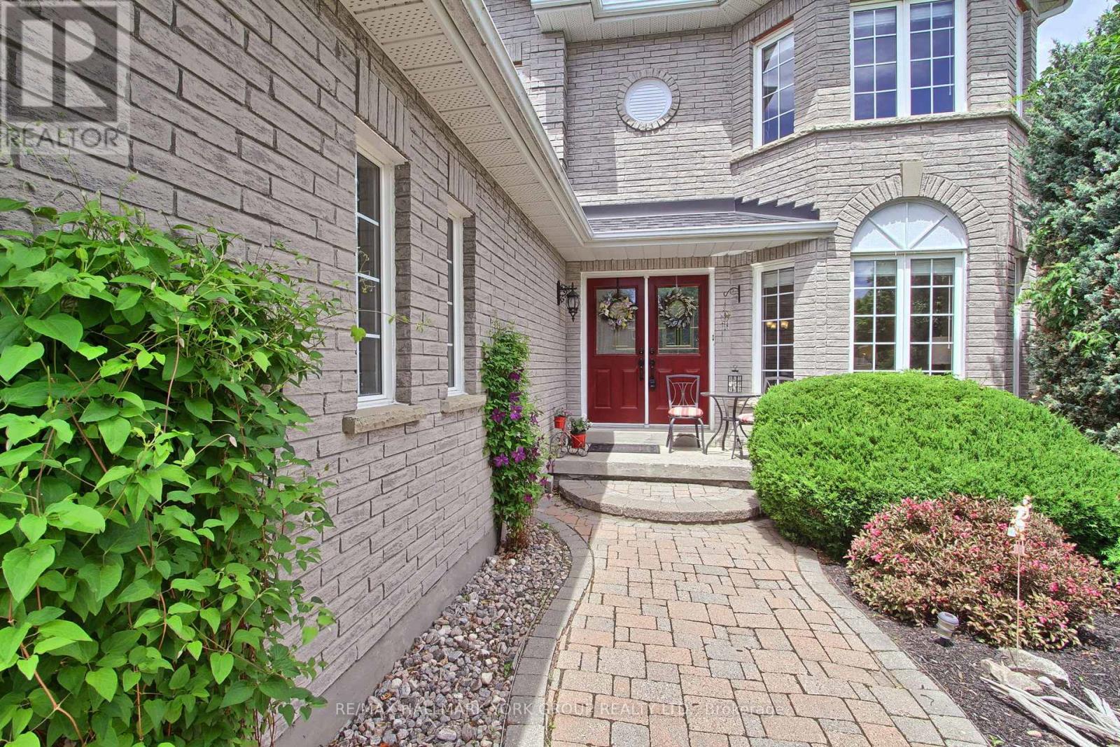 571 Goodyear Crescent, Newmarket, Ontario  L3Y 8L2 - Photo 6 - N13442876