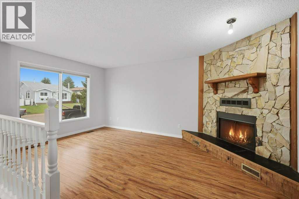 102 Denovan Crescent, Red Deer, Alberta  T4R 1W2 - Photo 2 - A2319787