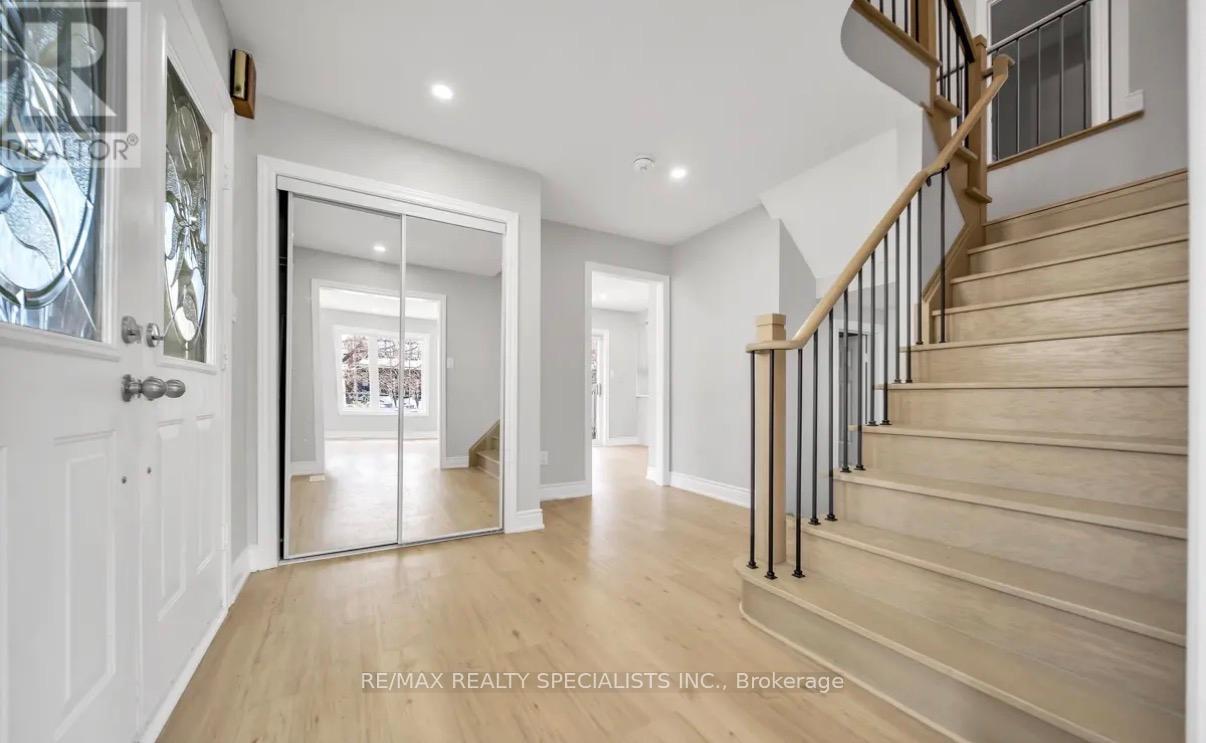 31 Bramcedar Crescent, Brampton, Ontario L7A 1T3 - Photo 9 - W13442922