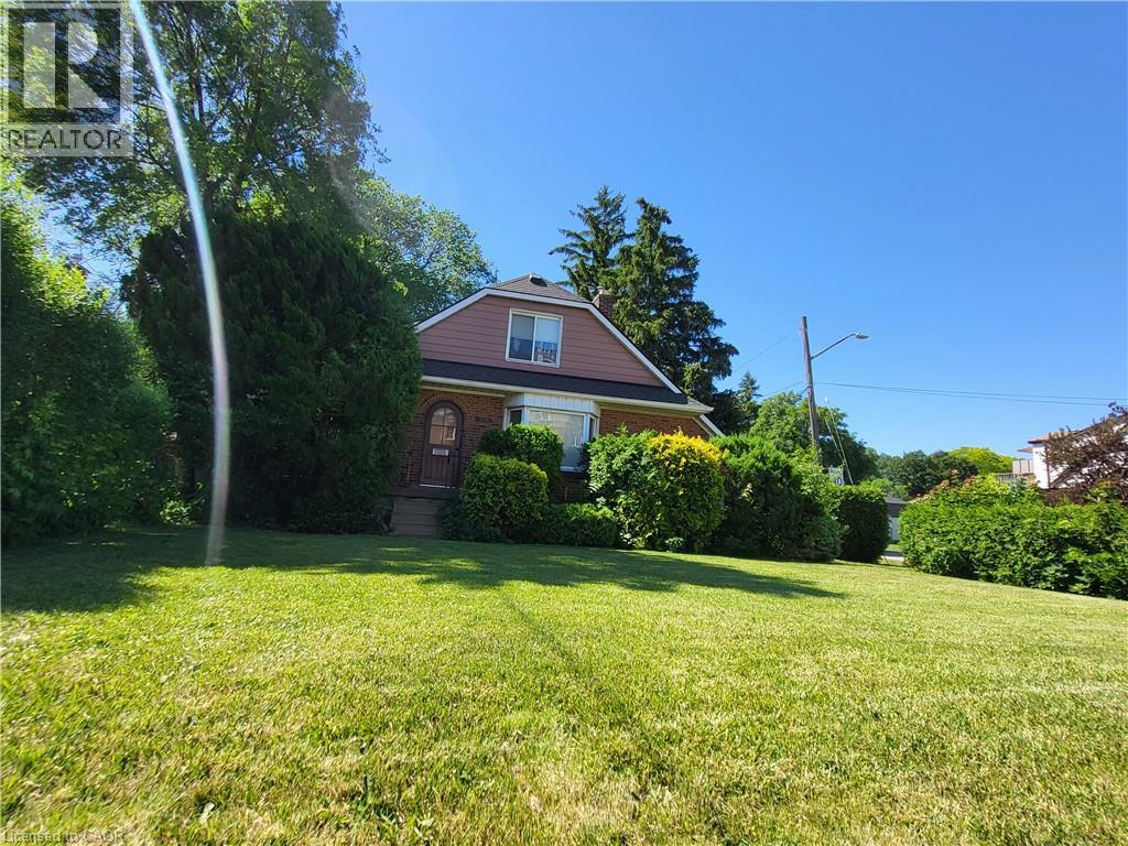 136 King Street E