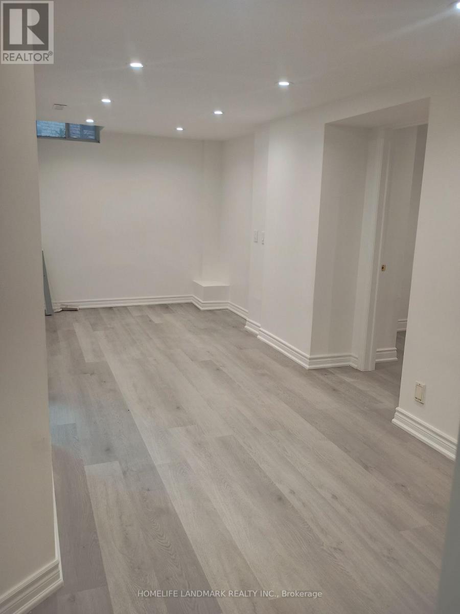 112 HOLM CRESCENT, Markham, Ontario