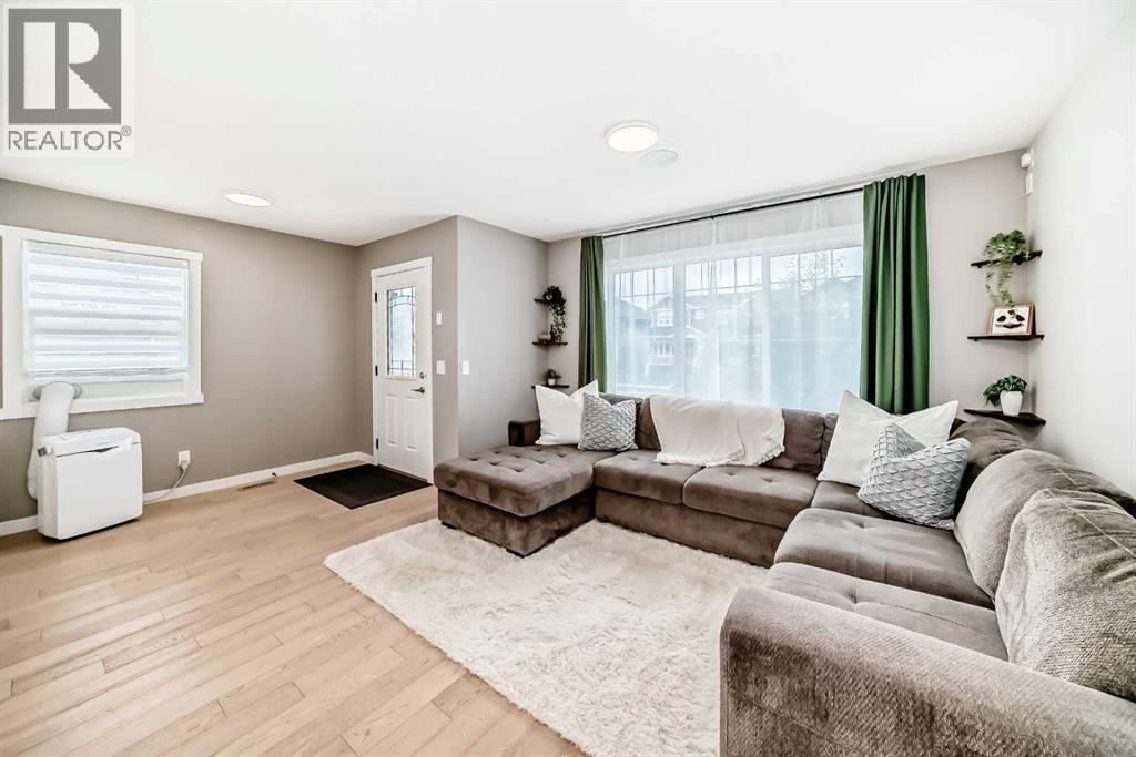 258 Fireside Drive, Cochrane, Alberta  T4C 2L6 - Photo 5 - A2320815