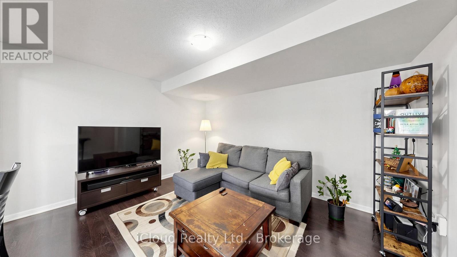 118 Baycliffe Crescent, Brampton, Ontario  L7A 3Z4 - Photo 6 - W12968268