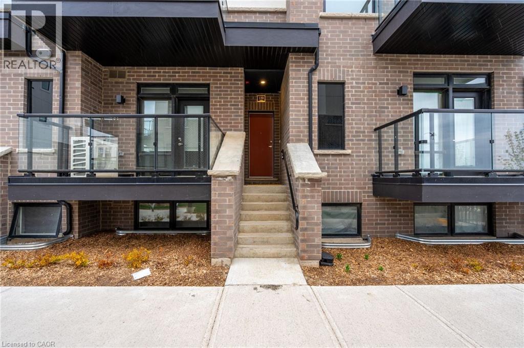 1585 Rose Way Unit# 119, Milton, Ontario  L9E 1N4 - Photo 3 - 40839614