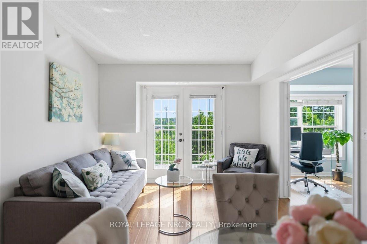409 - 1450 Bishops Gate, Oakville, Ontario  L6M 4N1 - Photo 3 - W13442968