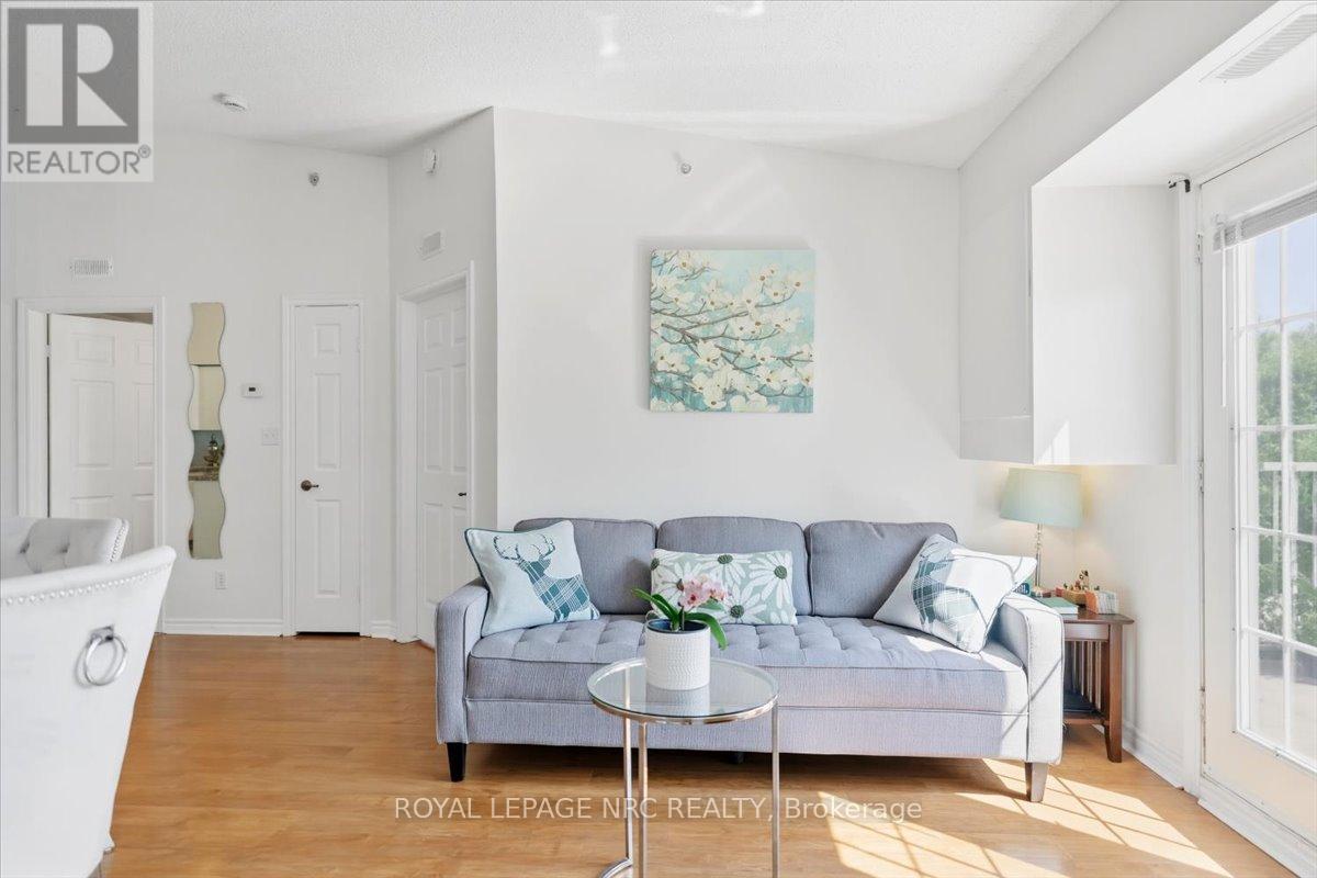 409 - 1450 Bishops Gate, Oakville, Ontario  L6M 4N1 - Photo 5 - W13442968