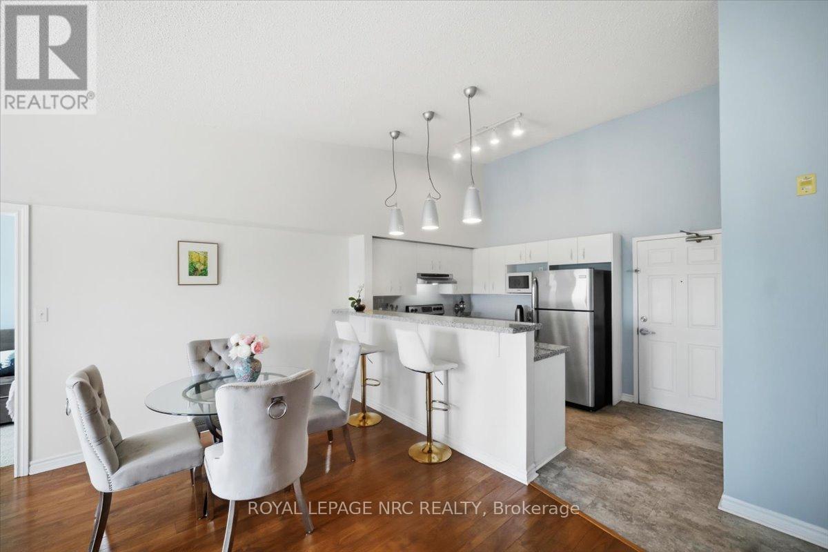 409 - 1450 Bishops Gate, Oakville, Ontario  L6M 4N1 - Photo 7 - W13442968