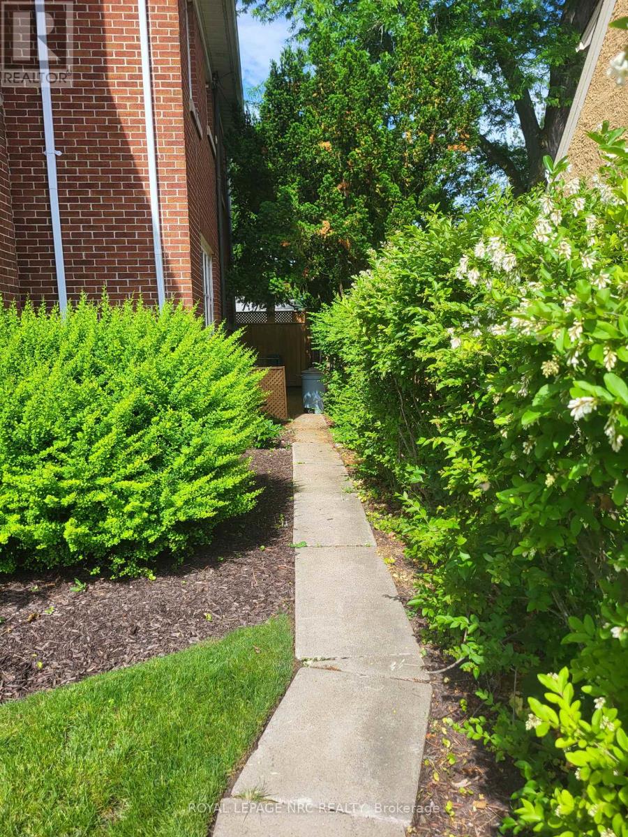 BASEMENT - 1 WYCHWOOD ROAD, St. Catharines, Ontario