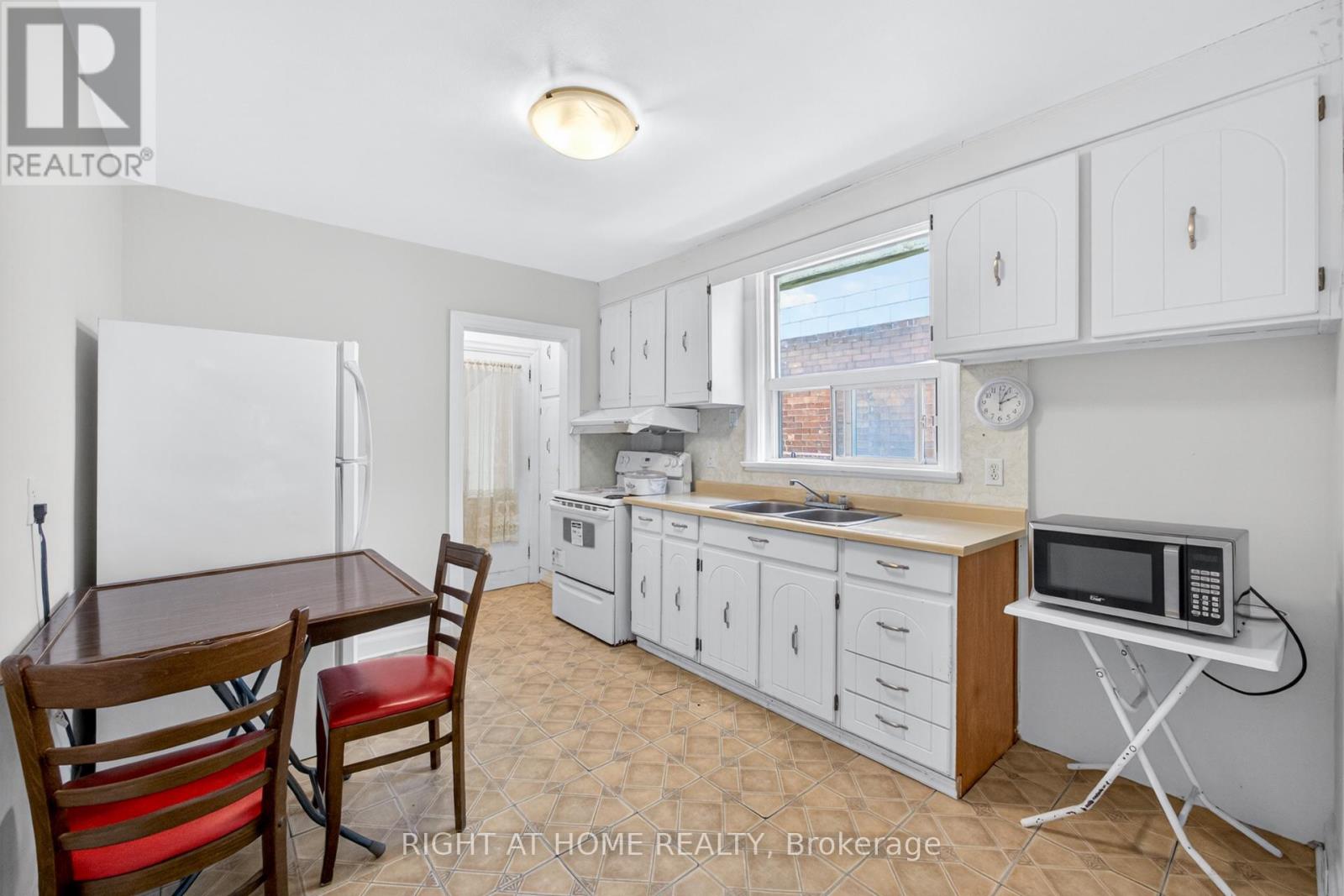 1109 Greenwood Avenue, Toronto, Ontario  M4J 4E5 - Photo 15 - E13442984