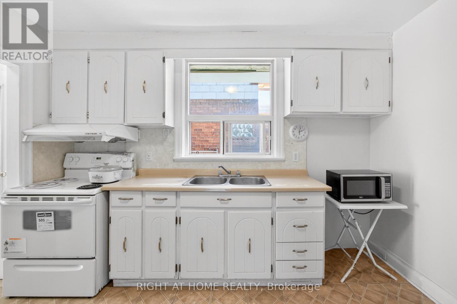 1109 Greenwood Avenue, Toronto, Ontario  M4J 4E5 - Photo 17 - E13442984
