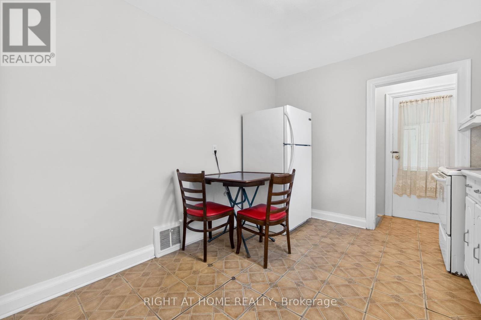 1109 Greenwood Avenue, Toronto, Ontario  M4J 4E5 - Photo 21 - E13442984