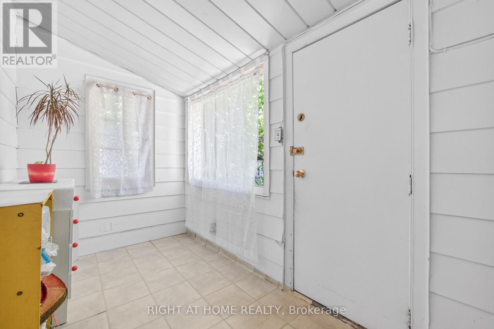 1109 Greenwood Avenue, Toronto, Ontario  M4J 4E5 - Photo 23 - E13442984