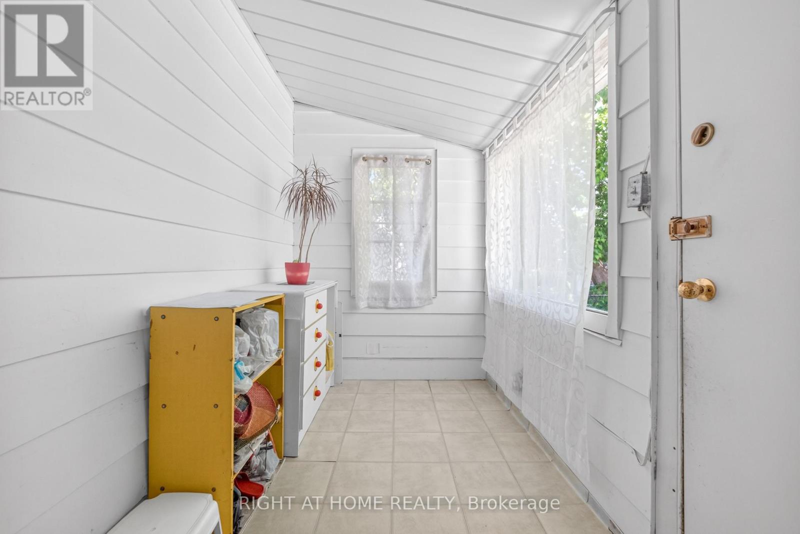1109 Greenwood Avenue, Toronto, Ontario  M4J 4E5 - Photo 24 - E13442984