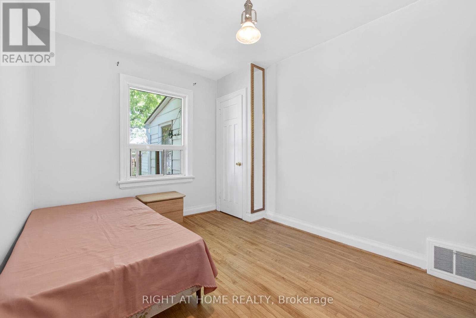 1109 Greenwood Avenue, Toronto, Ontario  M4J 4E5 - Photo 28 - E13442984