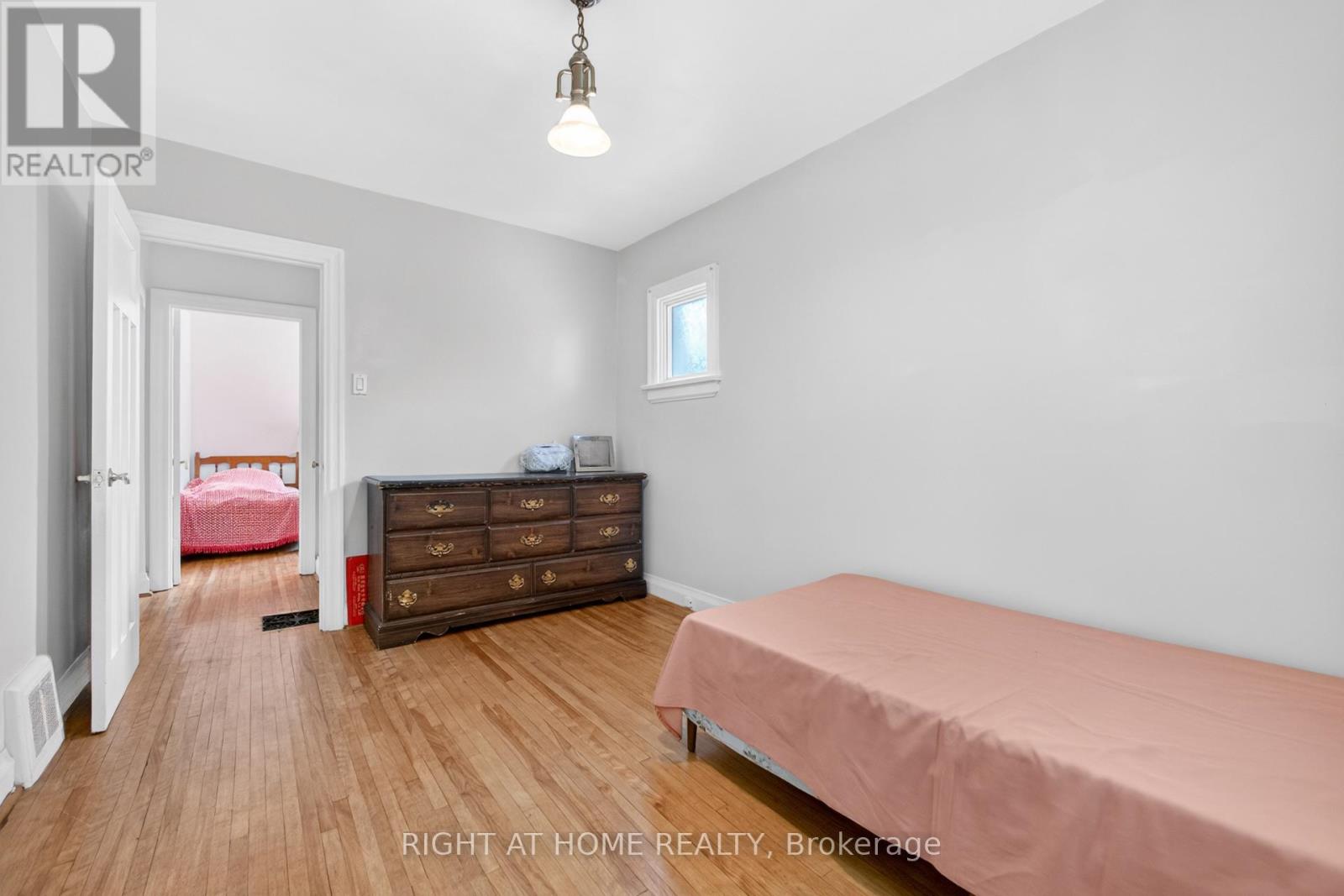 1109 Greenwood Avenue, Toronto, Ontario  M4J 4E5 - Photo 29 - E13442984