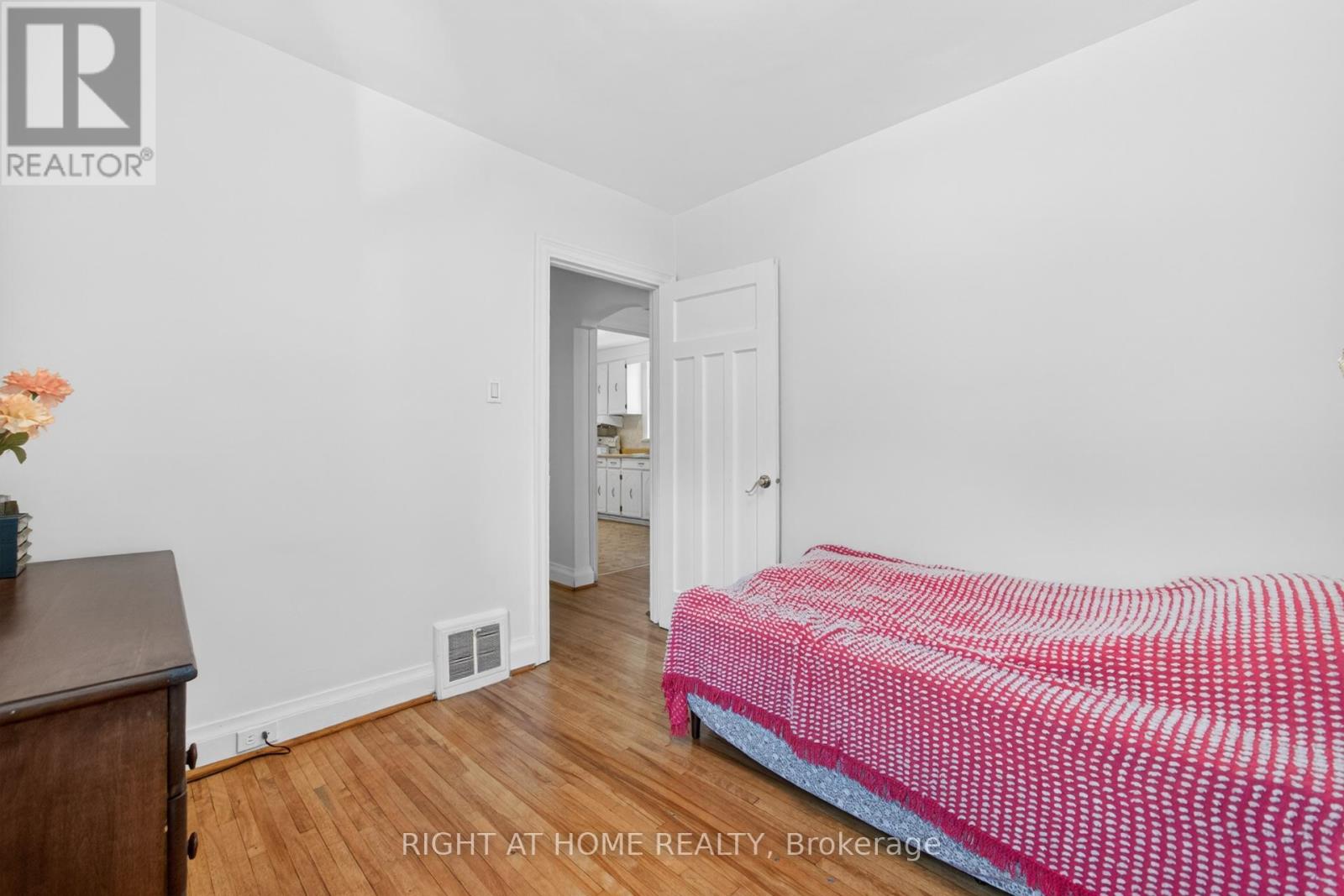 1109 Greenwood Avenue, Toronto, Ontario  M4J 4E5 - Photo 33 - E13442984