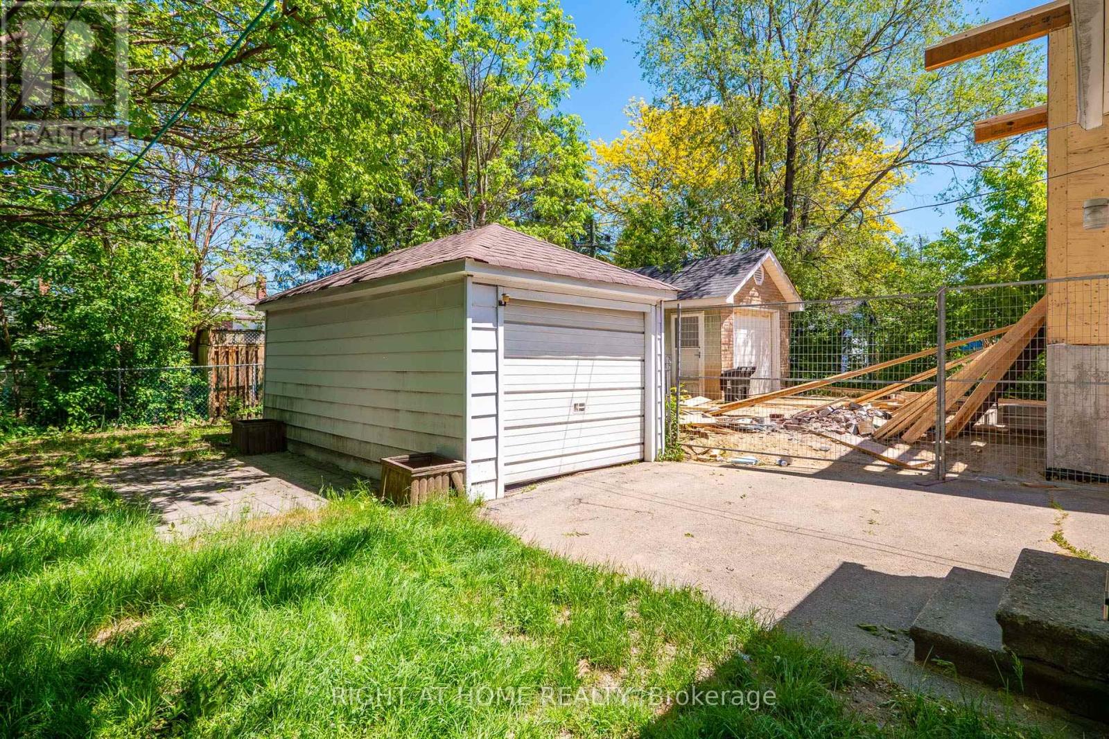 1109 Greenwood Avenue, Toronto, Ontario  M4J 4E5 - Photo 47 - E13442984