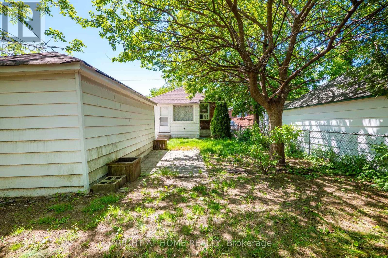 1109 Greenwood Avenue, Toronto, Ontario  M4J 4E5 - Photo 49 - E13442984