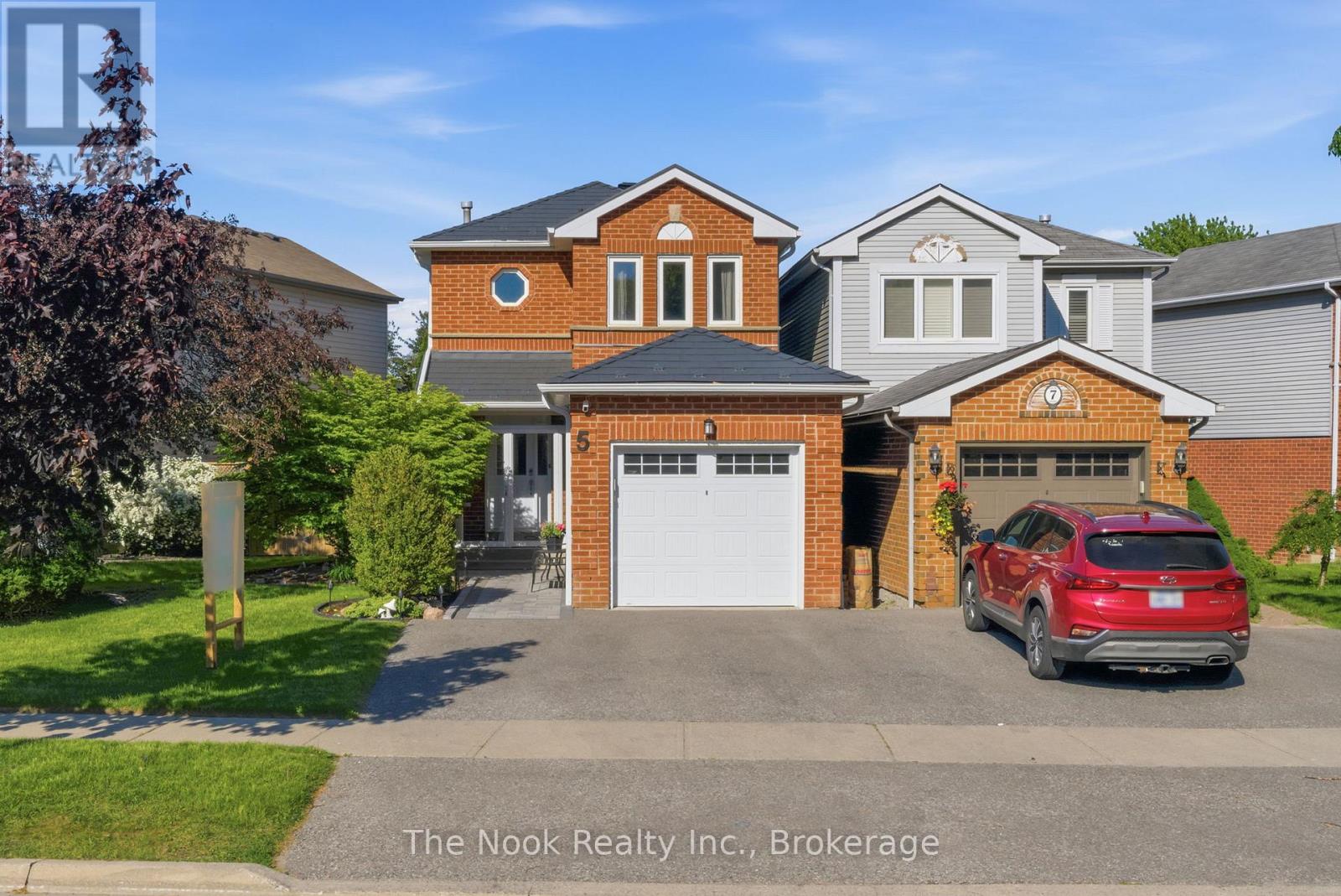 5 Teddington Crescent, Whitby, Ontario  L1R 1S4 - Photo 3 - E13233988