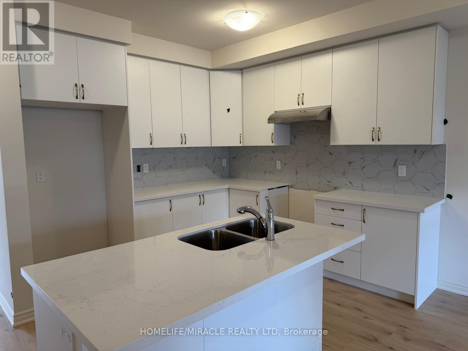 3208 Sixth Line, Oakville, Ontario  L6M 0W8 - Photo 3 - W13442950