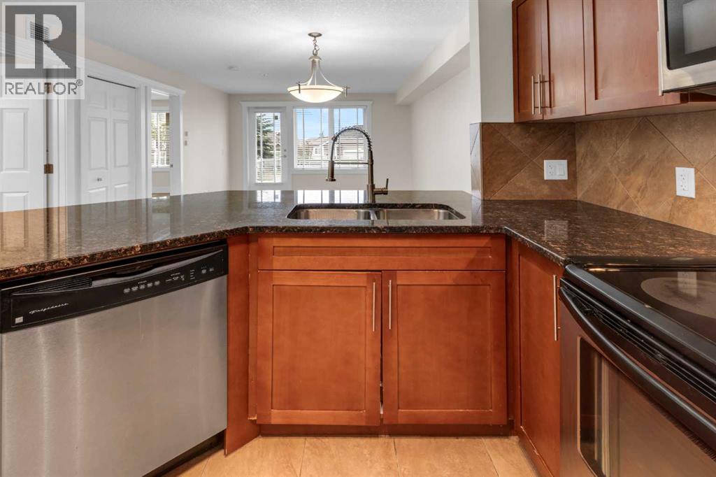 102, 500 Rocky Vista Gardens NW, Calgary, Alberta  T3G 0C3 - Photo 6 - A2318014