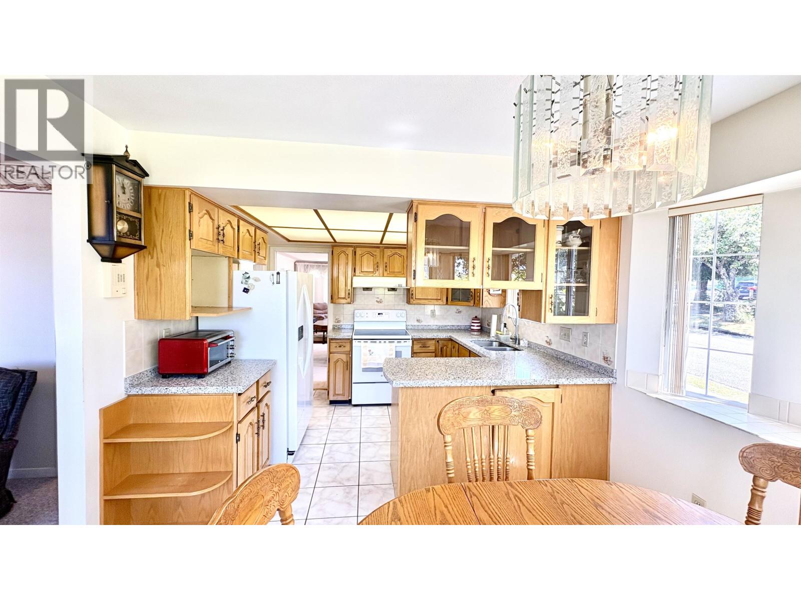 5095 Nanaimo Street, Vancouver, British Columbia V5P 4H9 - Photo 11 - R3112101