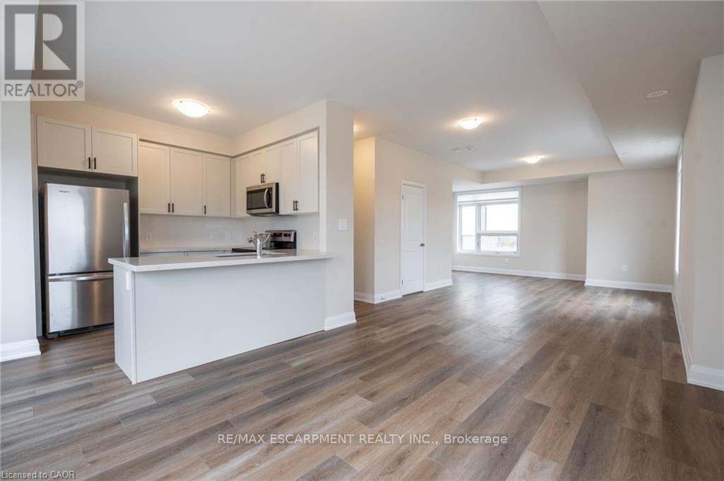 119 - 1585 Rose Way, Milton, Ontario  L9E 1N4 - Photo 6 - W13443008
