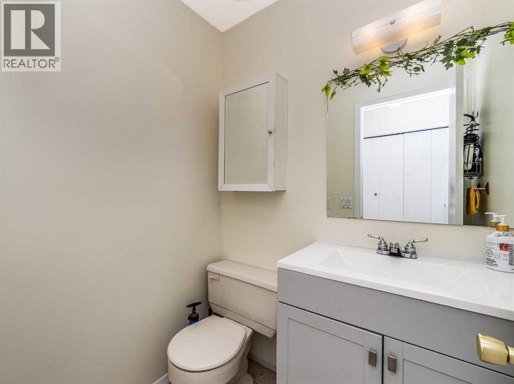 1455 Berkley Drive NW, Calgary, Alberta  T3K 1T6 - Photo 15 - A2318714