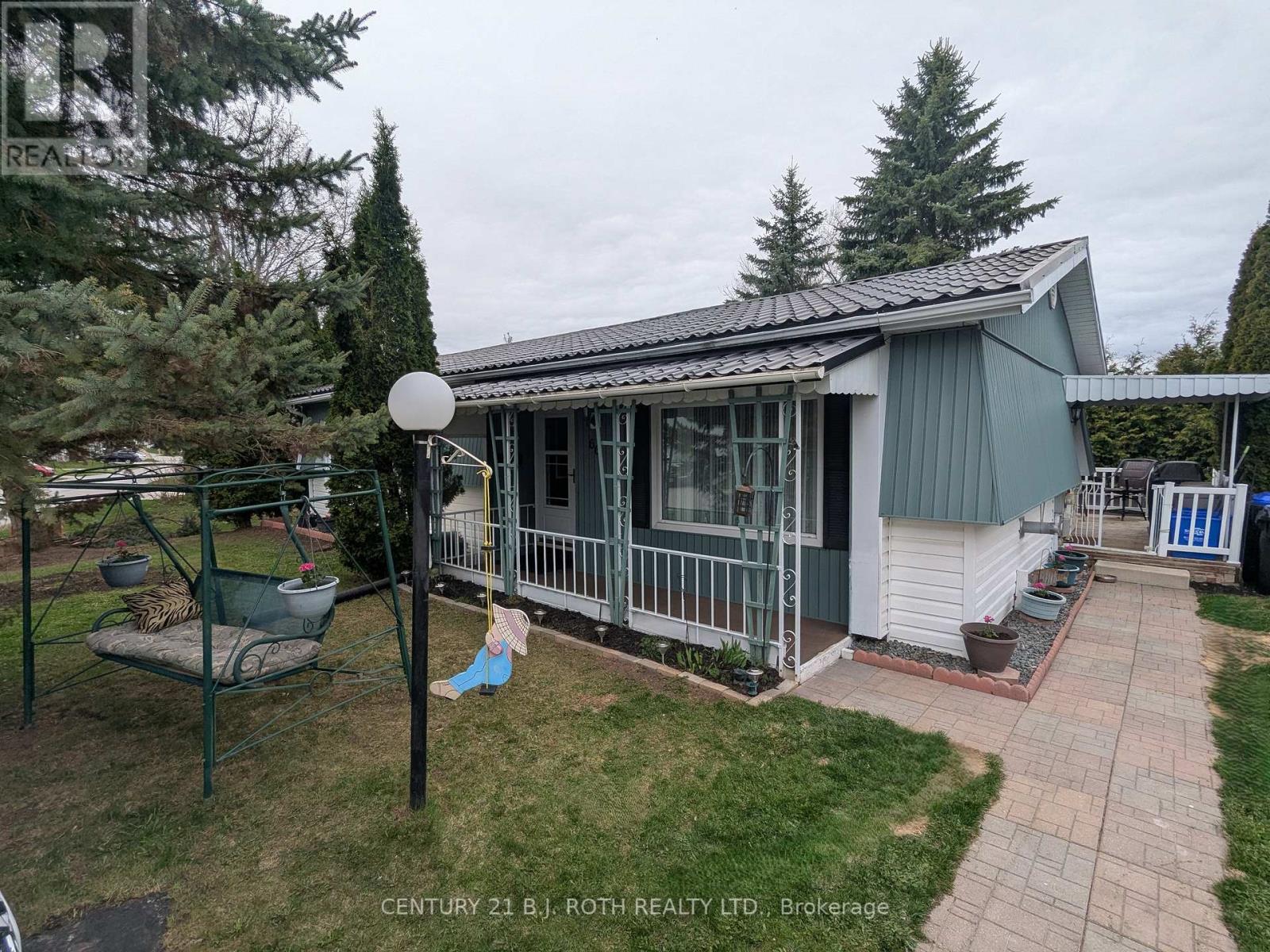 66 Linden Lane, Innisfil, Ontario L9S 1P2 - Photo 2 - N13259408