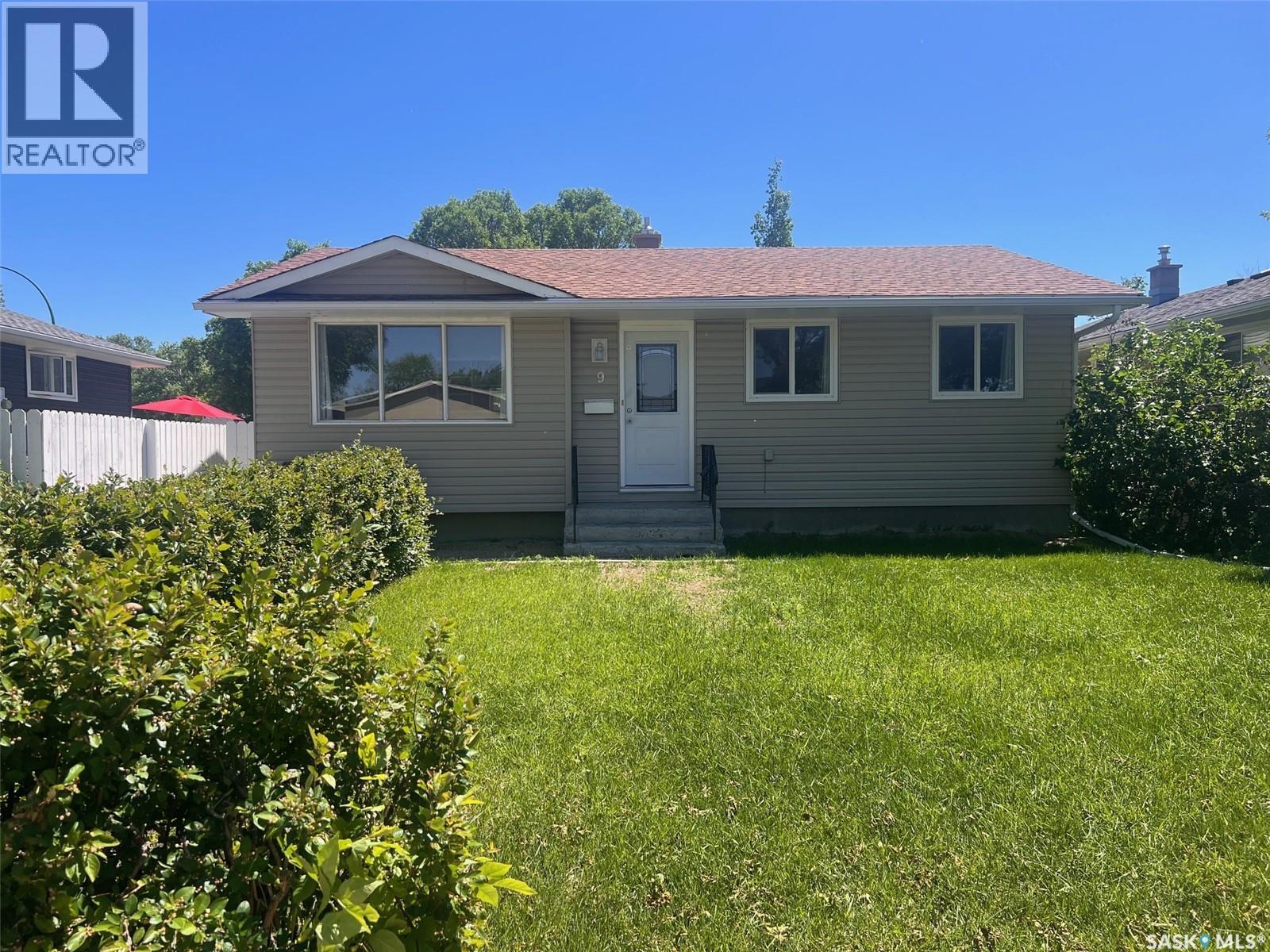 9 Carmichael BAY, Regina, Saskatchewan