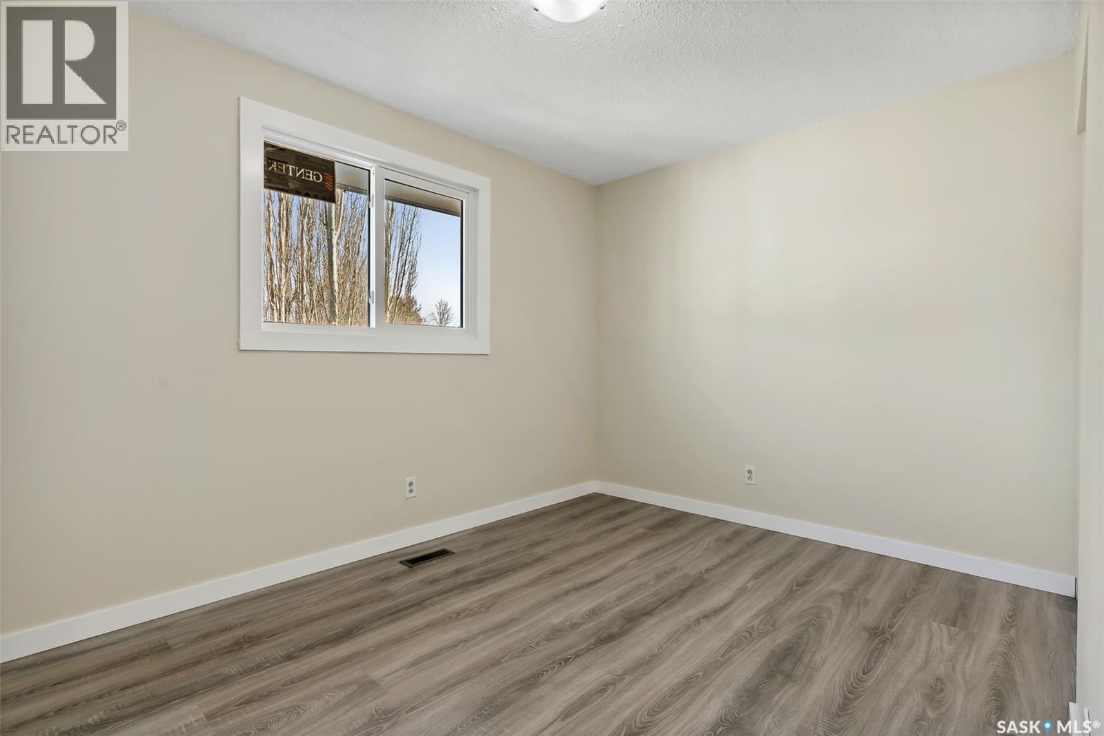 9 Carmichael Bay, Regina, Saskatchewan  S4R 0C7 - Photo 9 - SK039280