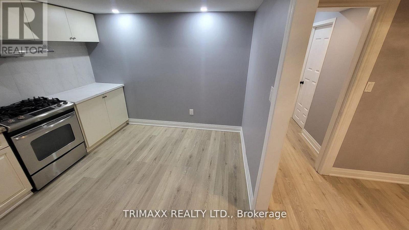 Bsmt - 19 St Andrews Boulevard, Toronto, Ontario  M9R 1V9 - Photo 10 - W13443040