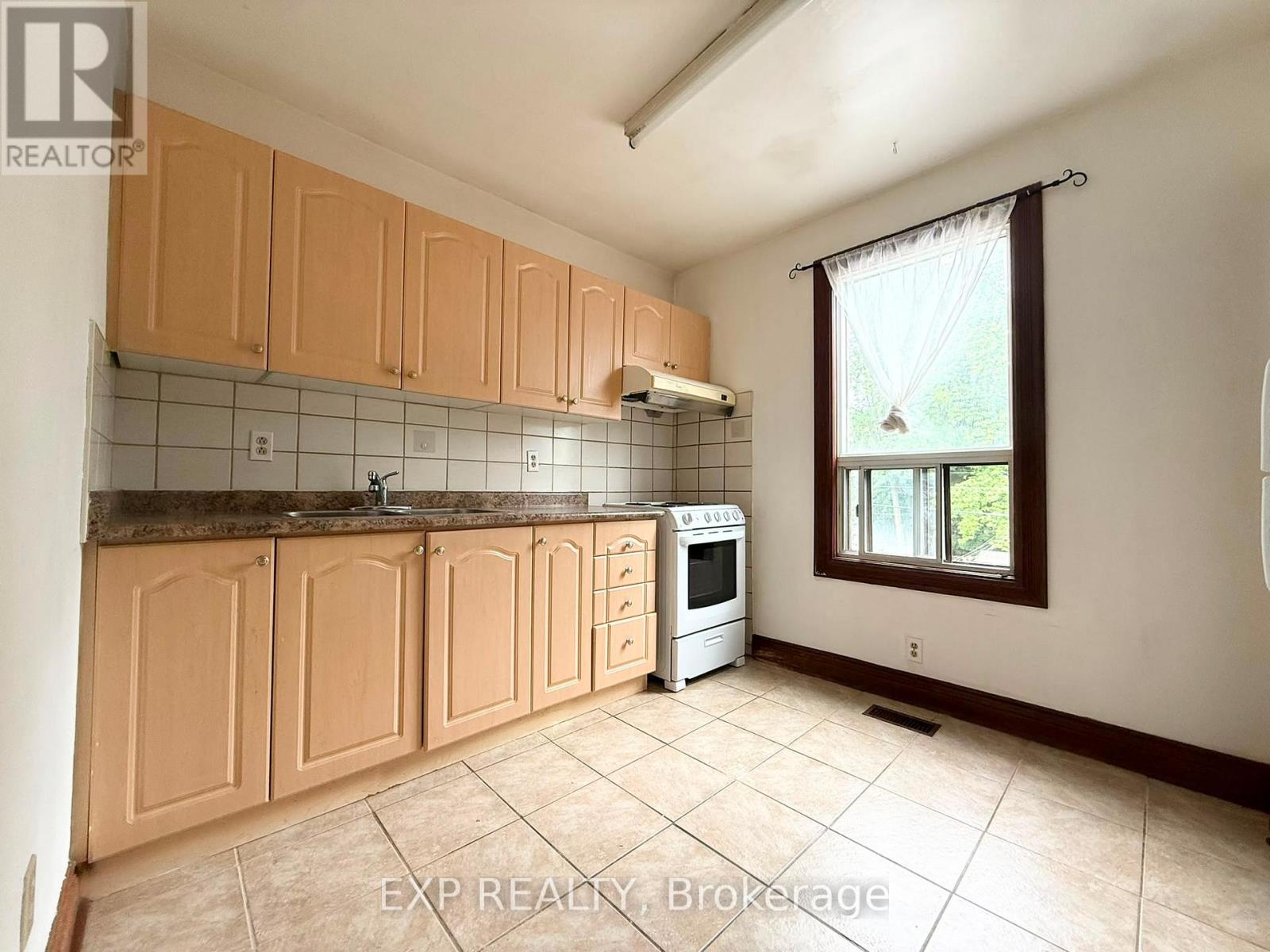 2nd Fl - 759 Gerrard Street E, Toronto, Ontario  M4M 1Y5 - Photo 3 - E13226072