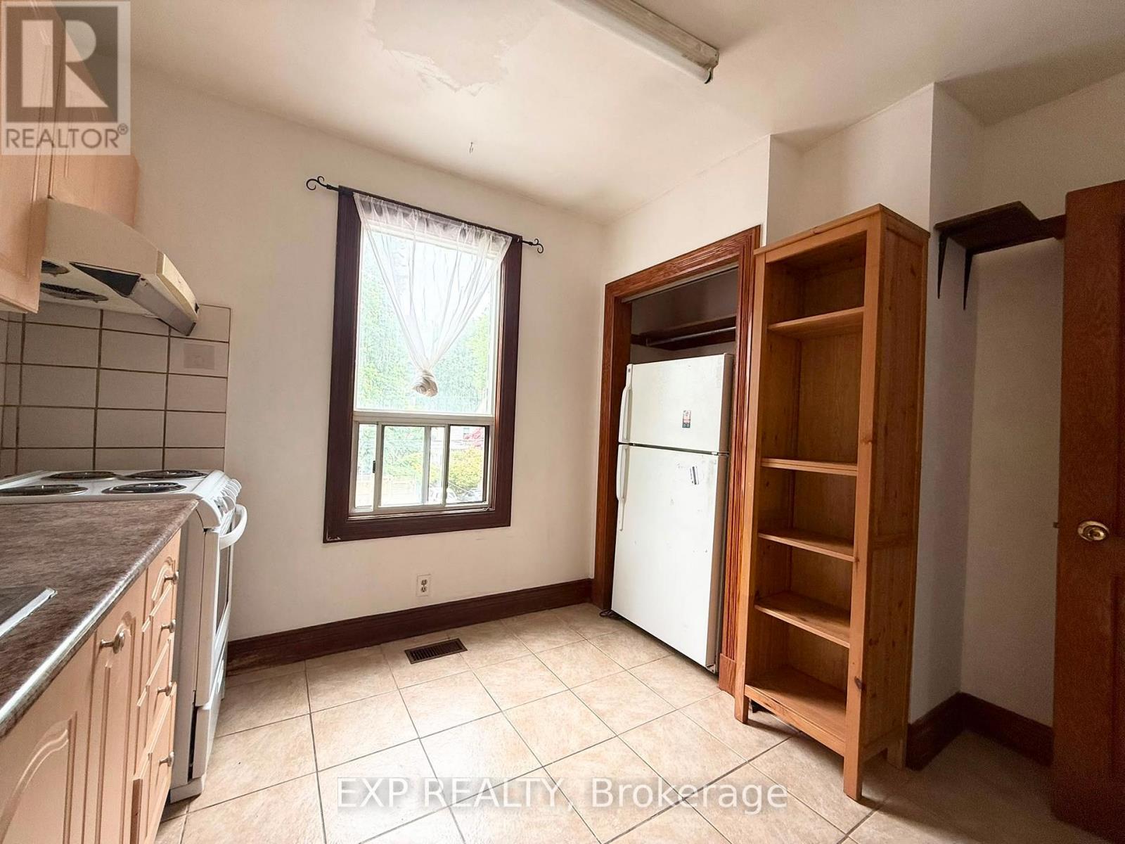 2nd Fl - 759 Gerrard Street E, Toronto, Ontario  M4M 1Y5 - Photo 2 - E13226072